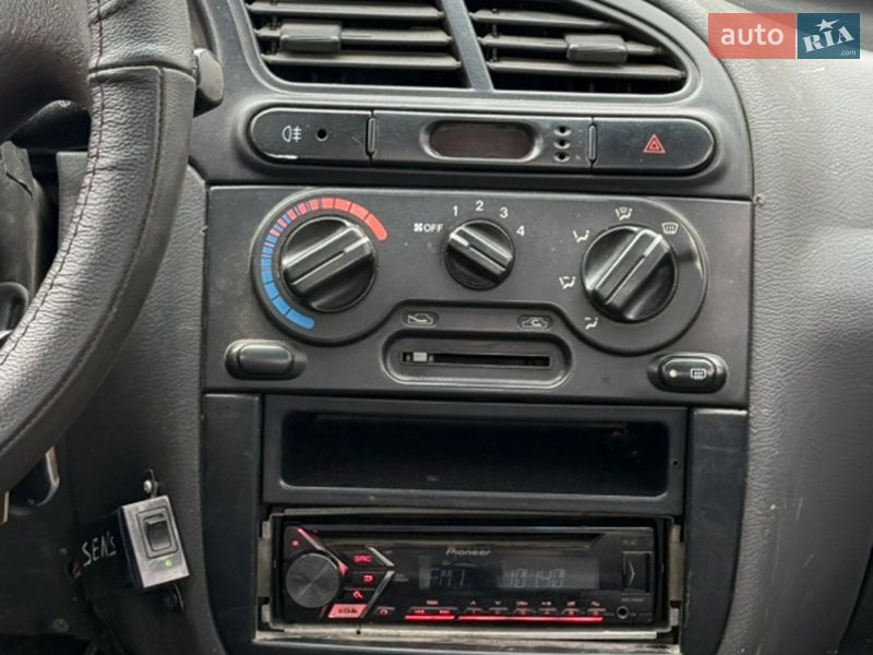 Седан Daewoo Sens 2003 в Дрогобичі