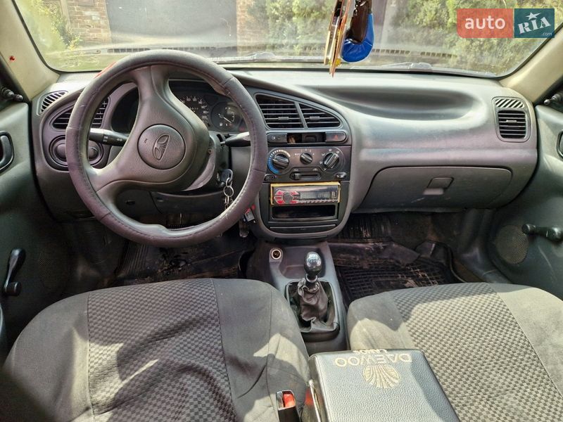 Седан Daewoo Sens 2004 в Ромнах