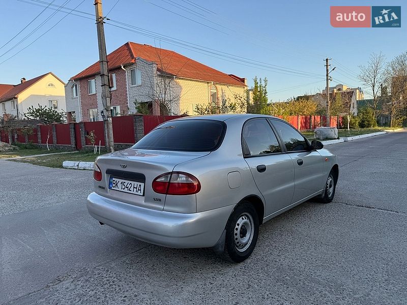 Седан Daewoo Sens 2005 в Вараше
