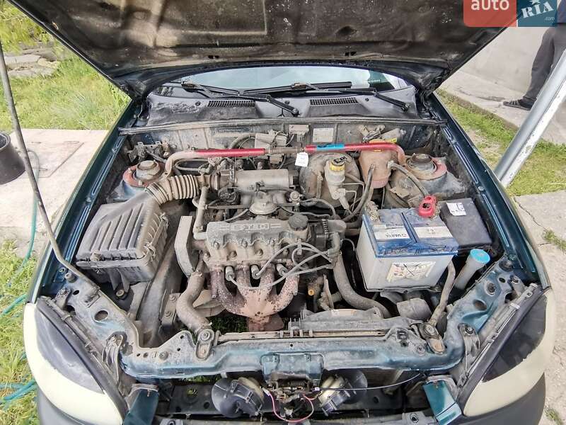 Седан Daewoo Sens 2003 в Измаиле