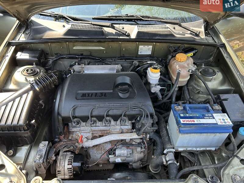 Седан Daewoo Sens 2004 в Лозовій