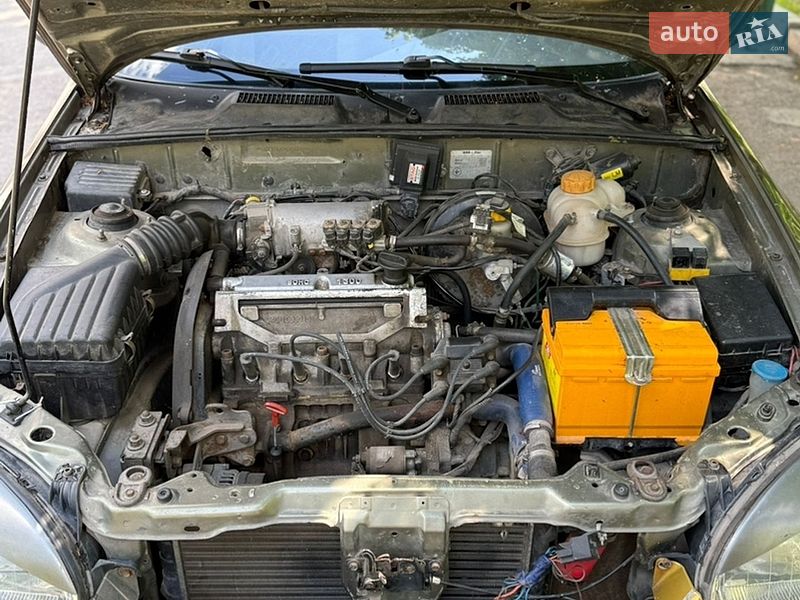 Седан Daewoo Sens 2004 в Запоріжжі