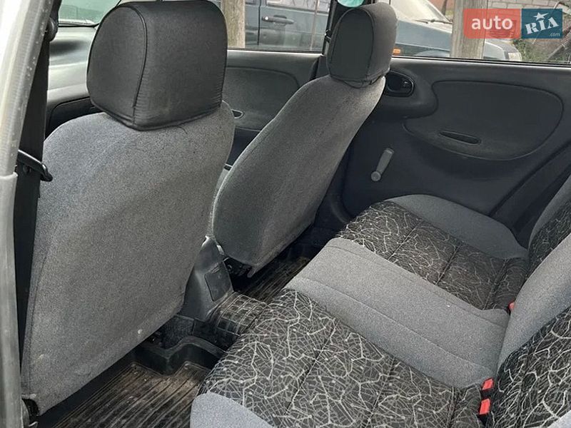 Седан Daewoo Sens 2004 в Кременчуці