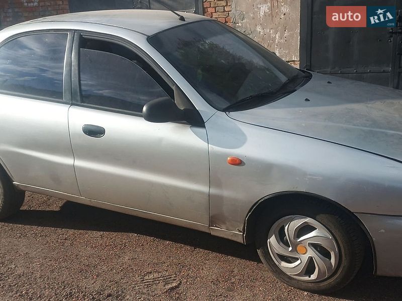 Седан Daewoo Sens 2003 в Нововолынске