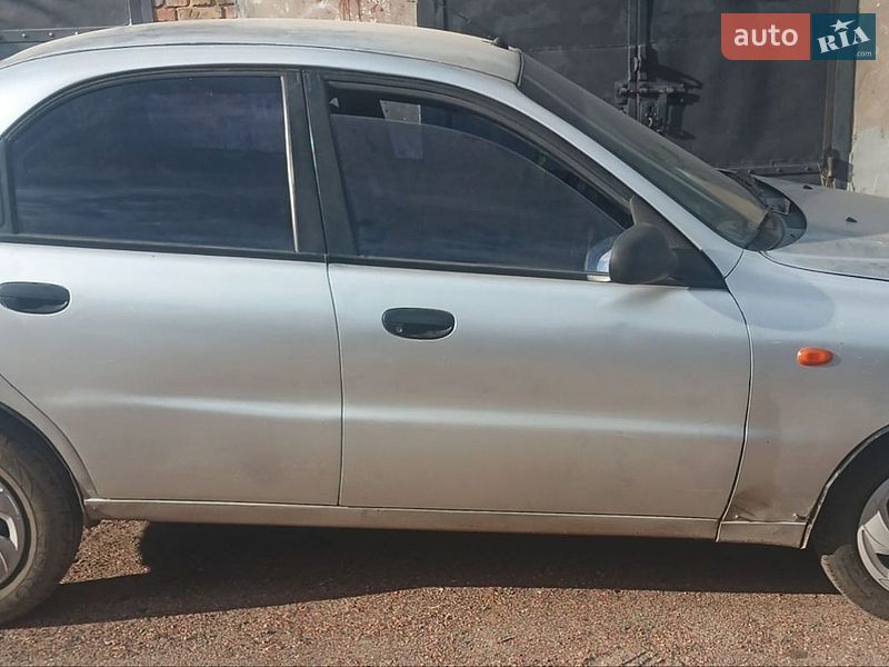 Седан Daewoo Sens 2003 в Нововолынске