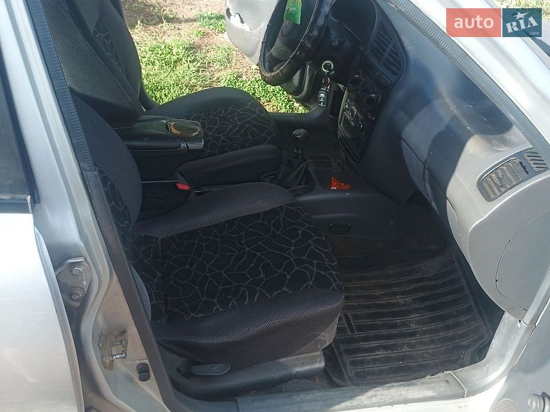 Седан Daewoo Sens 2003 в Нововолынске