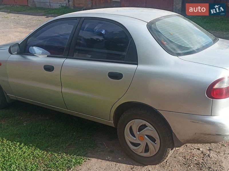 Седан Daewoo Sens 2003 в Нововолынске