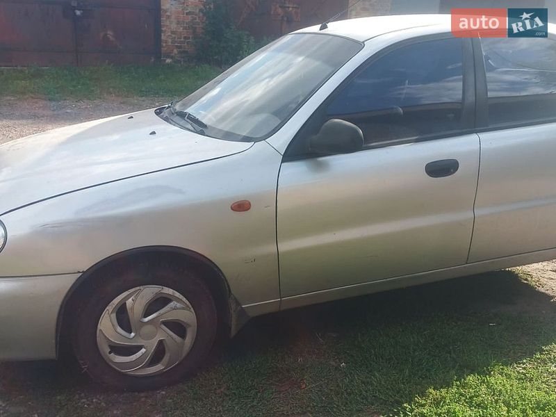 Седан Daewoo Sens 2003 в Нововолынске