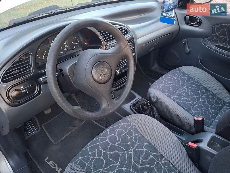 Седан Daewoo Sens 2003 в Носовке