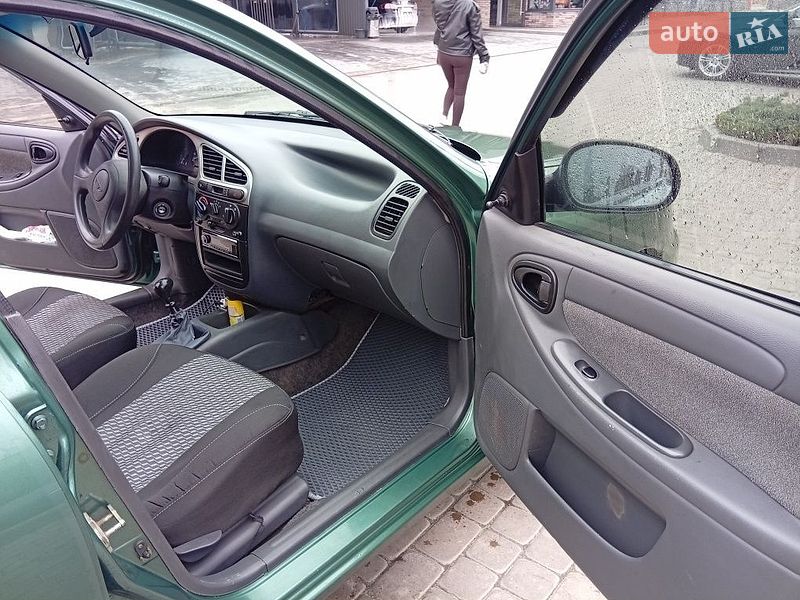 Хэтчбек Daewoo Sens 2011 в Новояворовске
