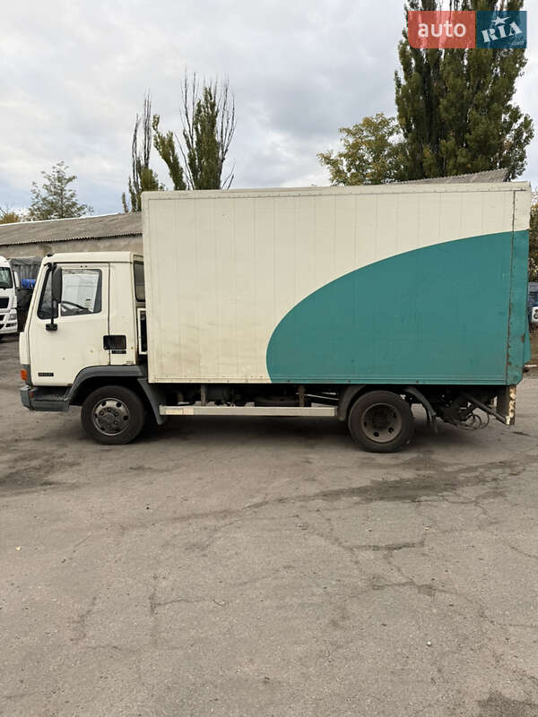 Грузовой фургон DAF 45 1995 в Першотравенске