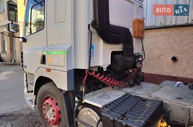 Тягач DAF 85 2001 в 