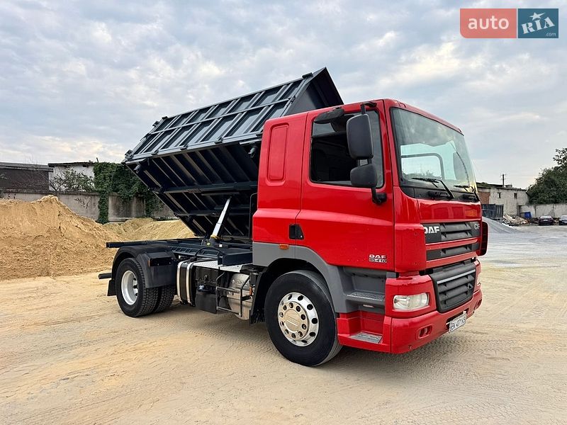 Самосвал DAF 85 2011 в Ровно