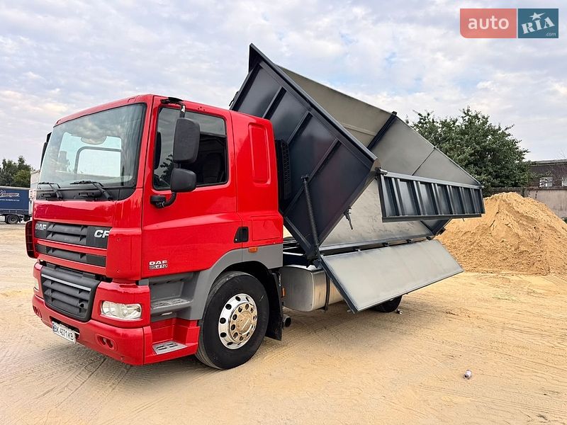 Самосвал DAF 85 2011 в Ровно