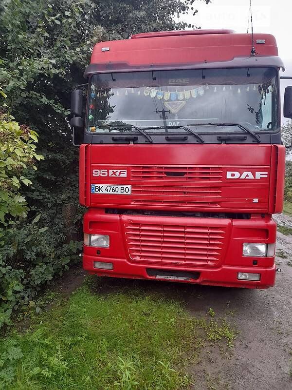 Тягач DAF 95 2001 в Рівному