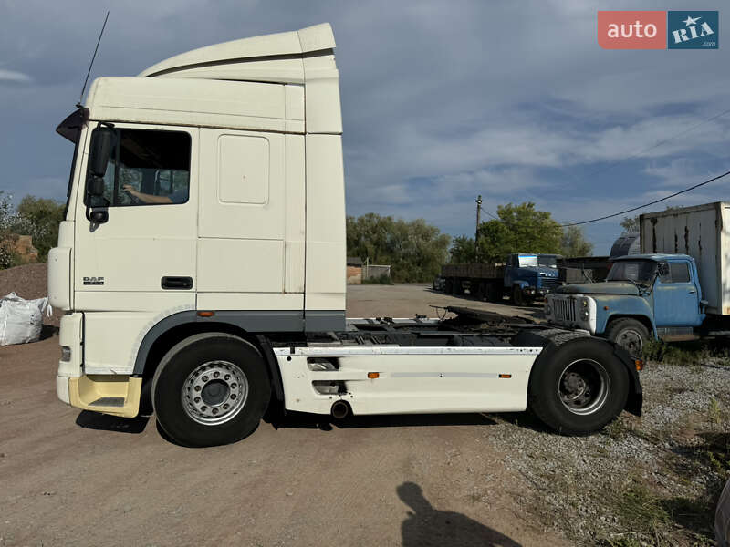 Тягач DAF 95 2006 в Коростишеві