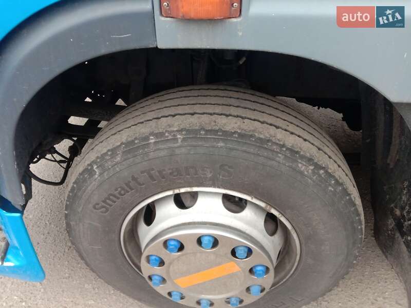 Грузовой фургон DAF 95 2004 в Киеве