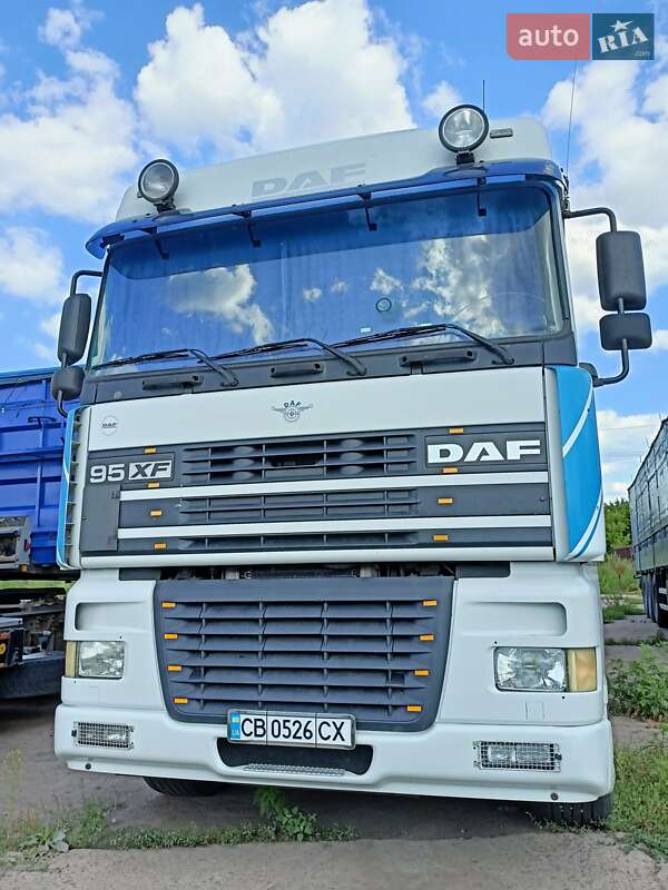 Тягач DAF 95 2001 в 
