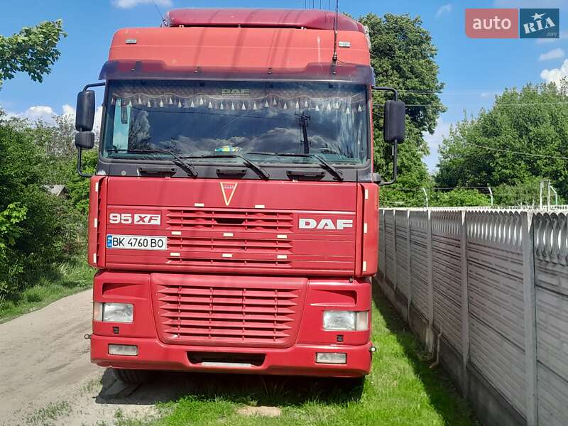 Тягач DAF 95 2001 в Рівному