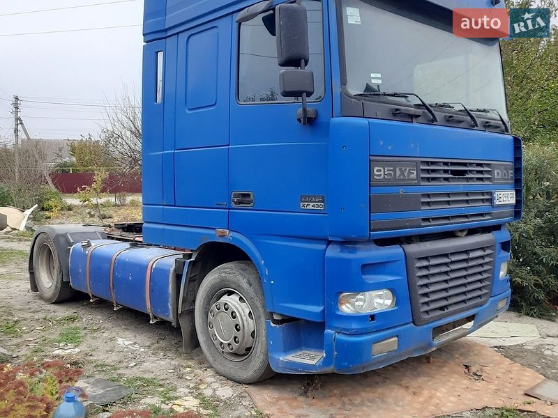 Тягач DAF 95 2003 в Дніпрі