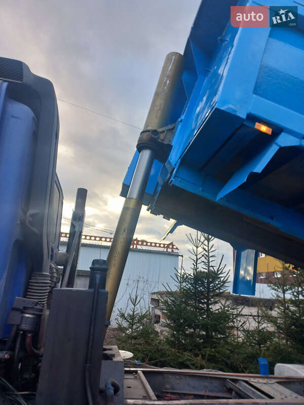 Самоскид DAF CF 85 2004 в Рівному