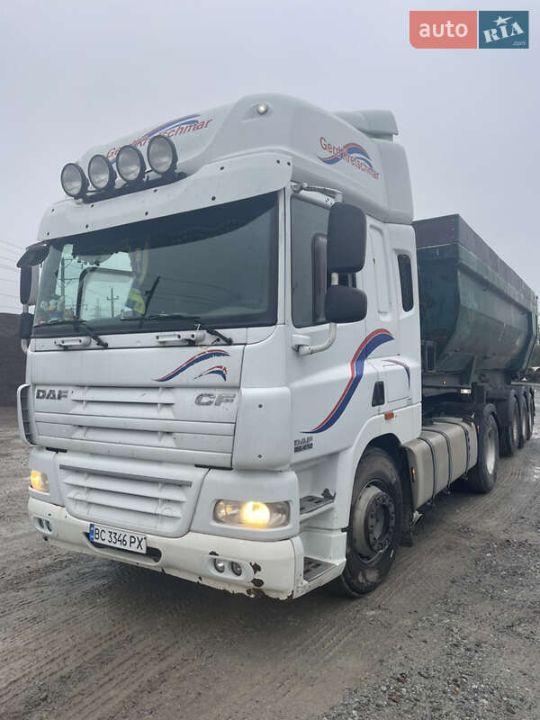 Тягач DAF CF 85 2011 в 