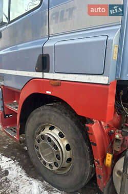 Тягач DAF CF 85 2005 в Гадячі