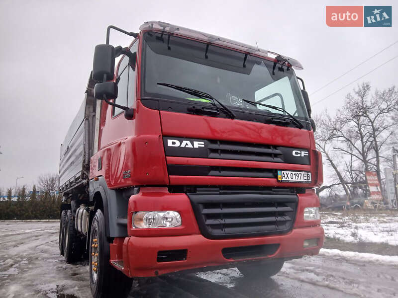 2005 DAF CF-85, VIN XLRAT85XC0E693256:plate — фото 1 (autoria)