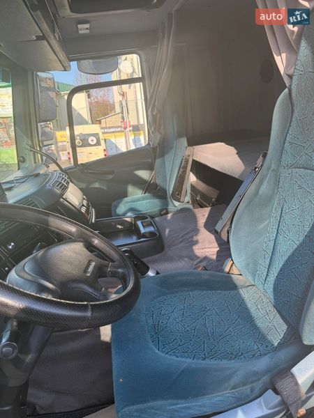 Грузовой фургон DAF CF 85 2004 в Тячеве