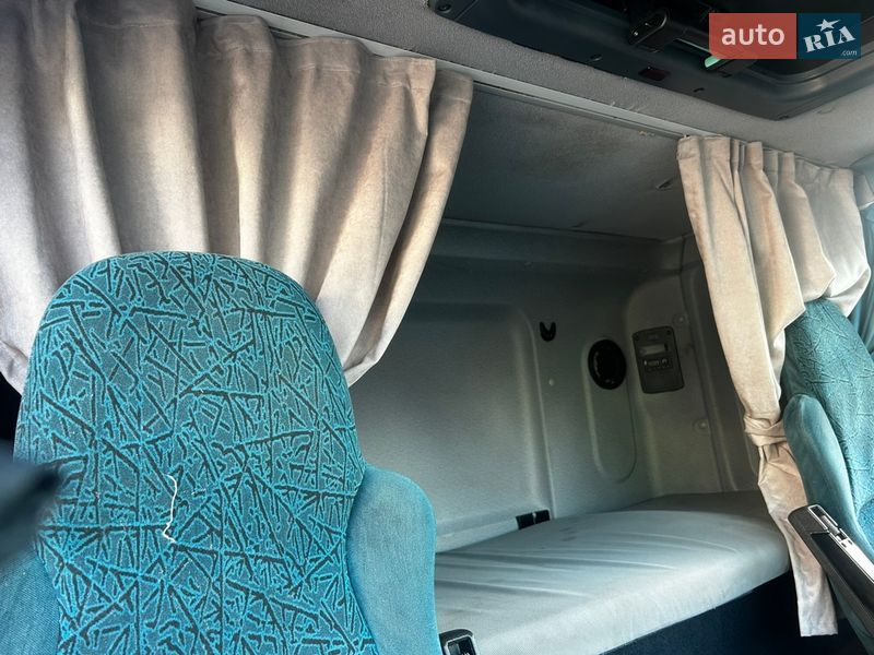 Грузовой фургон DAF CF 85 2004 в Тячеве