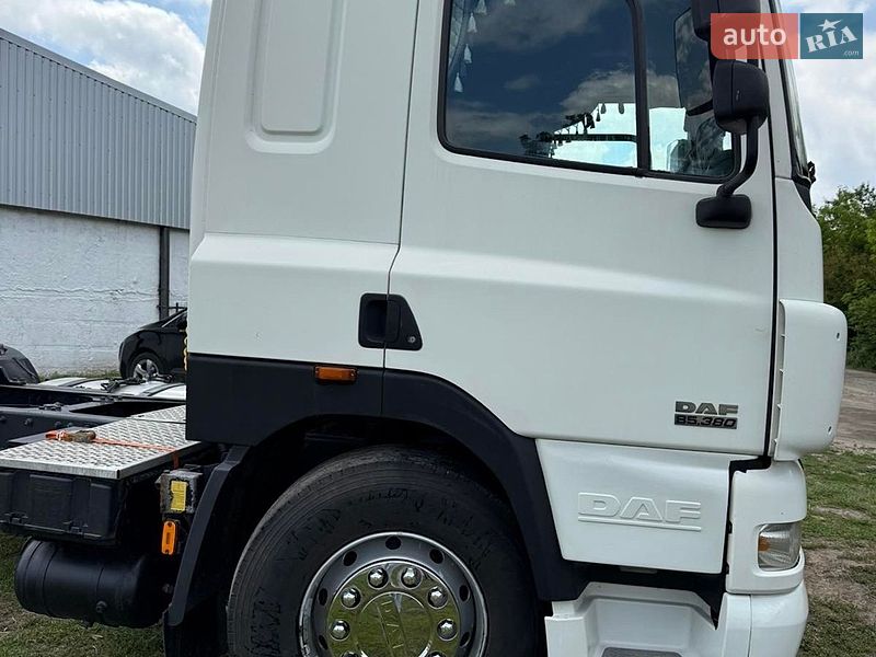 Тягач DAF CF 85 2004 в Гайвороне