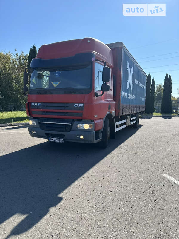 Грузовой фургон DAF CF 2010 в Ровно