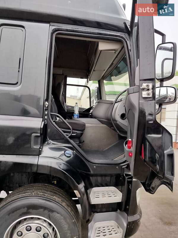 Тягач DAF CF 2015 в Львове