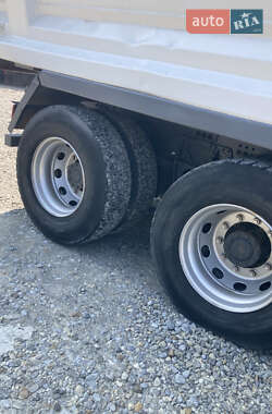 Самосвал DAF CF 2003 в Черновцах