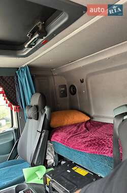 Грузовой фургон DAF CF 2006 в 