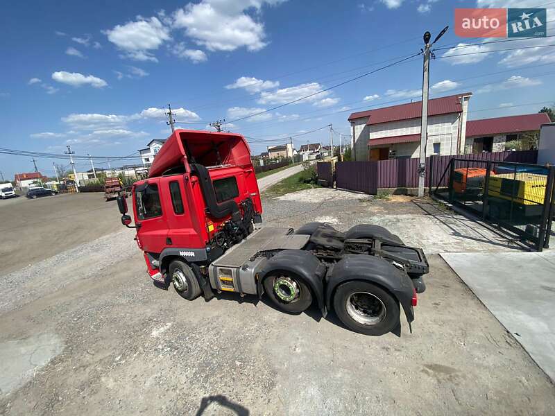 Тягач DAF CF 2016 в Гореничах