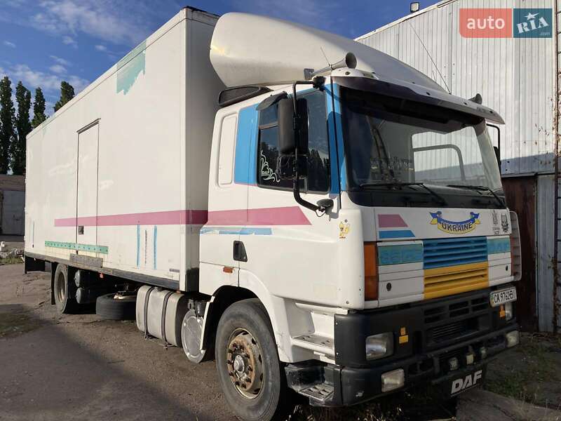 Грузовой фургон DAF CF 2002 в 