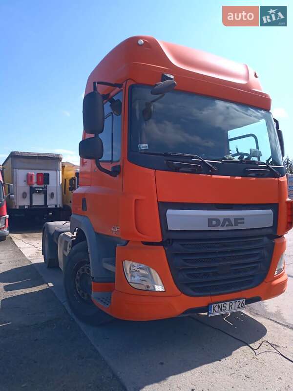 Тягач DAF CF 2015 в Ровно