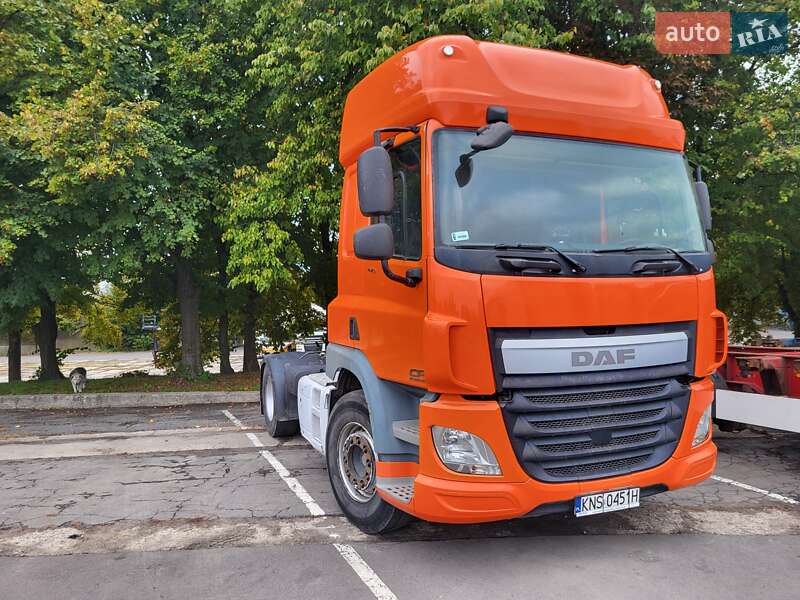 Тягач DAF CF 2015 в Рівному