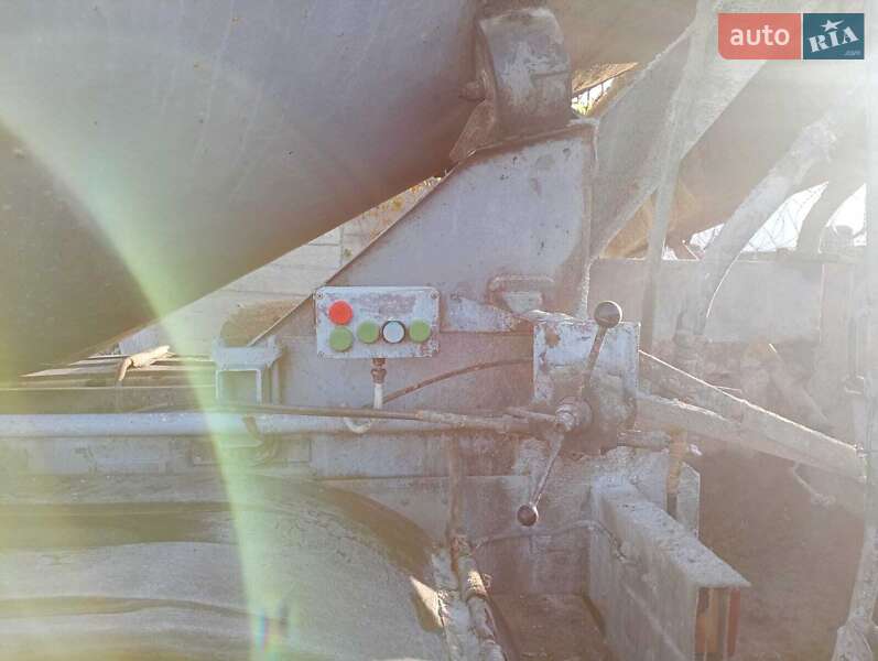 Бетономішалка (Міксер) DAF CF 2002 в Львові