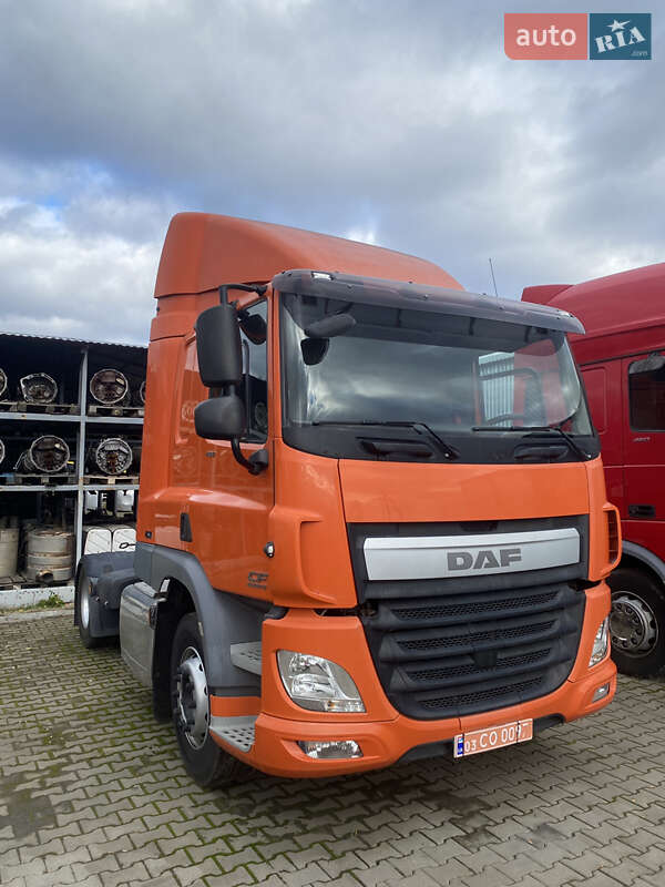 Тягач DAF CF 2015 в Луцьку