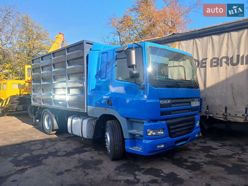 Самосвал DAF CF 2004 в Кривом Роге Самосвал DAF CF 2004 в Кривом Роге