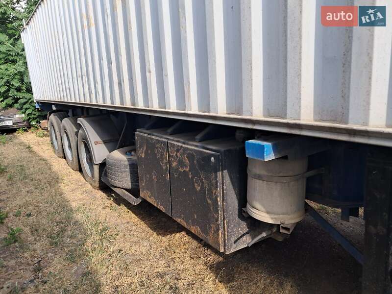 Контейнеровоз DAF CF 2008 в Доброславе