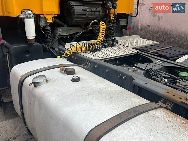 Цистерна DAF CF 2011 в Березані