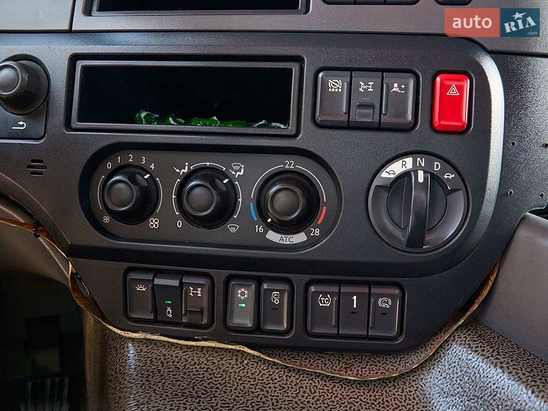 Автовоз DAF CF 2016 в Рівному