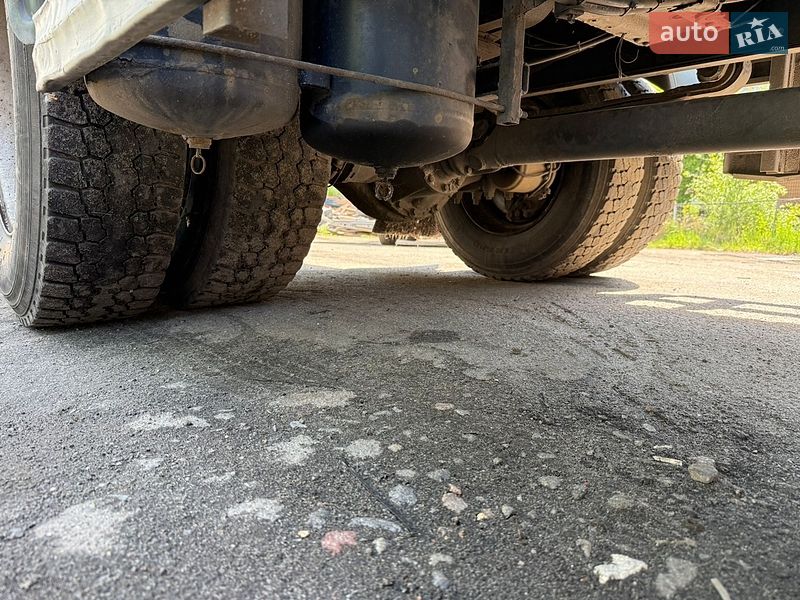 Грузовой фургон DAF FA 2003 в Киеве