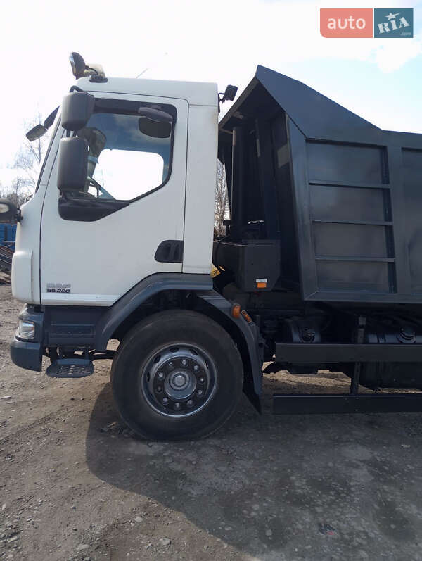 Самосвал DAF LF 2012 в Василькове