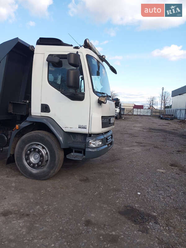 Самосвал DAF LF 2012 в Василькове