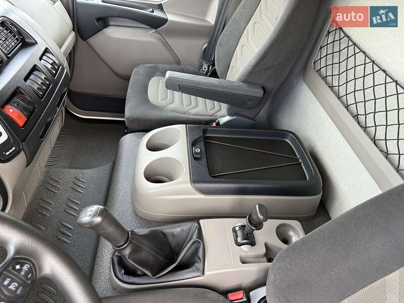 Вантажний фургон DAF LF 2013 в Рівному