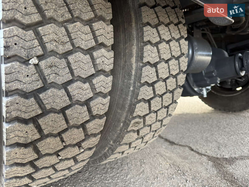 Вантажний фургон DAF LF 2013 в Рівному